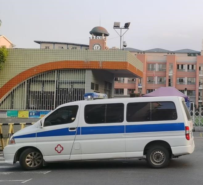 湖州救护车出租护送骨折病人一公里多少钱